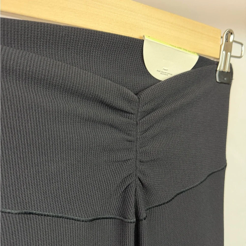 NWT Aerie OFFLINE High Rise Flare Leggings Black Ribbed Yoga Pants S - Picture 5 of 11
